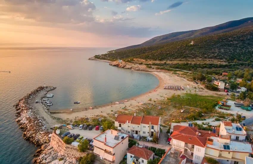 Plajele din Skala Marion