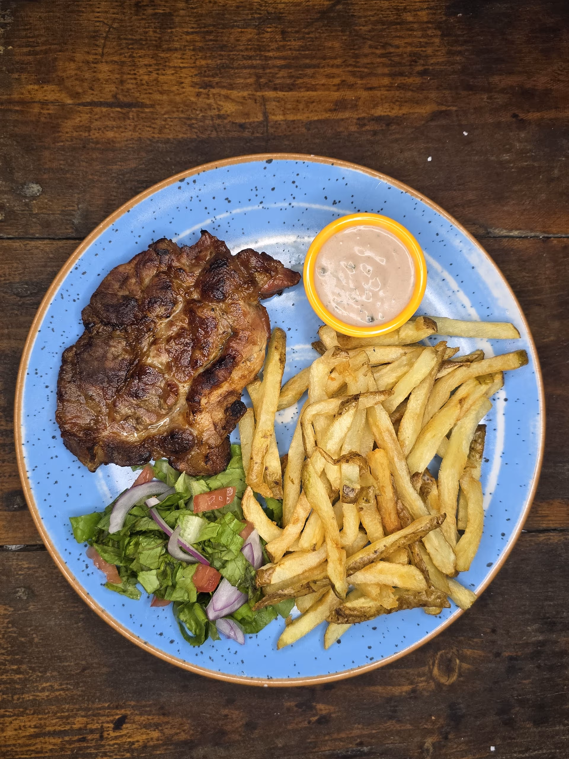 Ceafă de porc la grătar & cartofi prăjiți